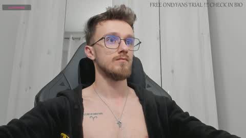 Snapshot of alphaboyfun chatting on 01/03/25, 06:22 Andi online show from 01/03/25, 06:22