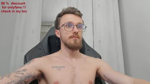 Snapshot of alphaboyfun chatting on 01/28/25, 07:21 Andi online show from 01/28/25, 07:21