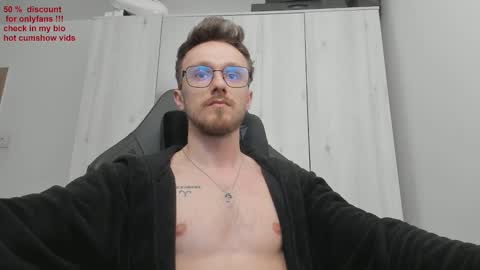 Snapshot of alphaboyfun chatting on 02/21/25, 08:18 Andi online show from 02/21/25, 08:18