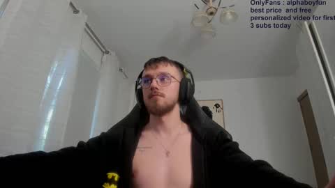 Snapshot of alphaboyfun chatting on 09/19/25, 01:34 Andi online show from 09/19/25, 01:34