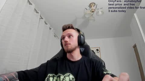 Snapshot of alphaboyfun chatting on 10/08/25, 04:15 Andi online show from 10/08/25, 04:15