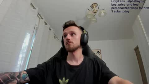 Snapshot of alphaboyfun chatting on 10/11/25, 02:15 Andi online show from 10/11/25, 02:15