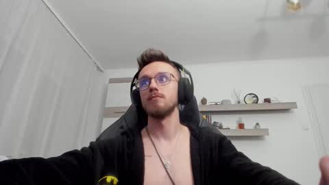 Snapshot of alphaboyfun chatting on 11/13/25, 07:02 Andi online show from 11/13/25, 07:02