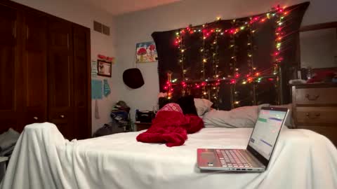 Snapshot of alphadomcole chatting on 12/20/25, 06:42 alphadomcole online show from 12/20/25, 06:42