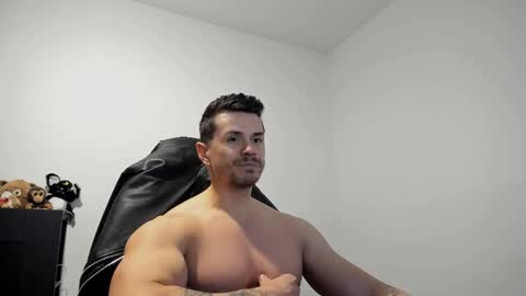 Snapshot of alphagodleatherking92 chatting on 04/18/26, 07:07 LeatherMaster online show from 04/18/26, 07:07