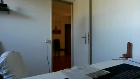 Snapshot of alphah_hunk chatting on 04/25/26, 02:25 alphah_hunk online show from 04/25/26, 02:25
