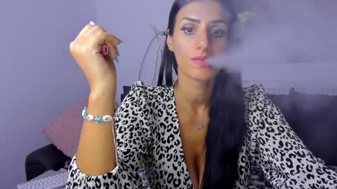 Snapshot of alphaqueenx chatting on 09/18/25, 10:12 Michelle online show from 09/18/25, 10:12