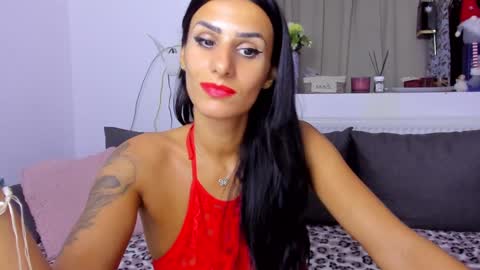 Snapshot of alphaqueenx chatting on 09/21/25, 08:21 Michelle online show from 09/21/25, 08:21