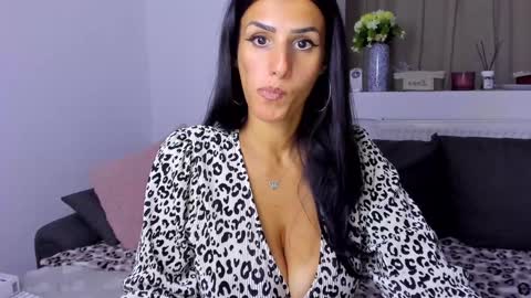 Snapshot of alphaqueenx chatting on 09/27/25, 09:31 Michelle online show from 09/27/25, 09:31