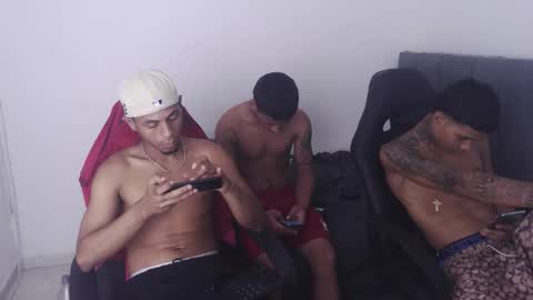 alphas_latins online show from 05/30/26, 06:21