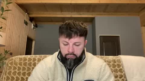 Snapshot of alphasparks chatting on 11/17/25, 03:45 Jhonny online show from 11/17/25, 03:45