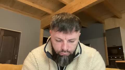 Snapshot of alphasparks chatting on 12/18/25, 03:56 Jhonny online show from 12/18/25, 03:56