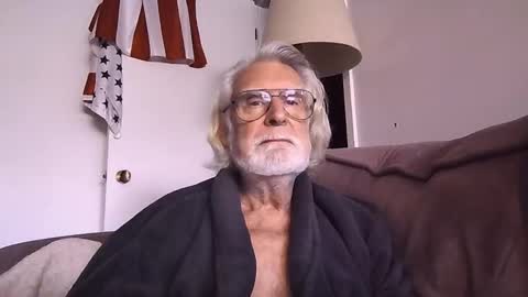 AlphaUniform online show from 02/11/25, 05:50