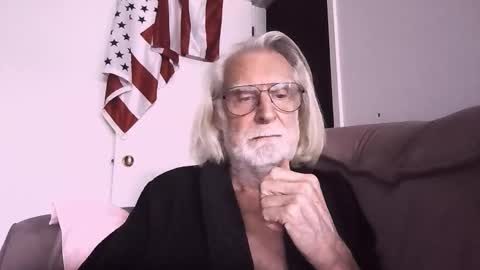 Snapshot of alphauniform chatting on 03/05/26, 04:58 AlphaUniform online show from 03/05/26, 04:58