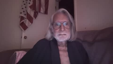 Snapshot of alphauniform chatting on 03/12/26, 12:50 AlphaUniform online show from 03/12/26, 12:50