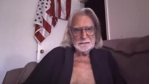 Snapshot of alphauniform chatting on 03/12/26, 08:26 AlphaUniform online show from 03/12/26, 08:26