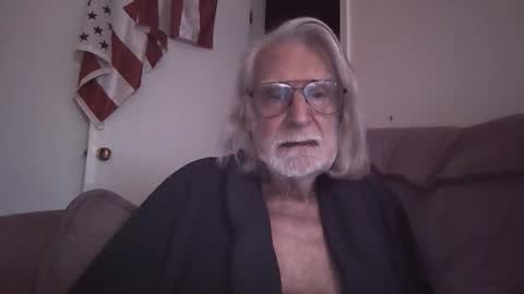 Snapshot of alphauniform chatting on 03/13/26, 01:51 AlphaUniform online show from 03/13/26, 01:51