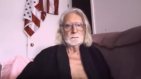 Snapshot of alphauniform chatting on 03/15/26, 05:08 AlphaUniform online show from 03/15/26, 05:08