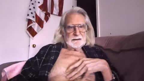 Snapshot of alphauniform chatting on 03/17/26, 02:53 AlphaUniform online show from 03/17/26, 02:53