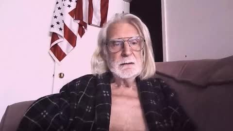 Snapshot of alphauniform chatting on 03/18/26, 03:15 AlphaUniform online show from 03/18/26, 03:15