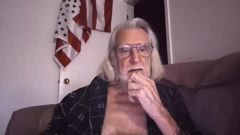 Snapshot of alphauniform chatting on 03/21/26, 03:26 AlphaUniform online show from 03/21/26, 03:26