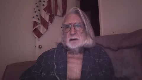 Snapshot of alphauniform chatting on 03/22/26, 11:02 AlphaUniform online show from 03/22/26, 11:02