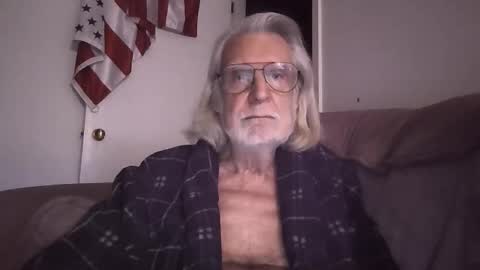 Snapshot of alphauniform chatting on 03/23/26, 01:48 AlphaUniform online show from 03/23/26, 01:48