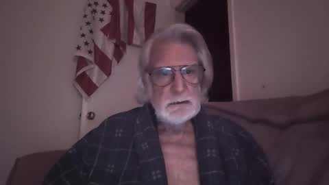 Snapshot of alphauniform chatting on 04/20/26, 10:29 AlphaUniform online show from 04/20/26, 10:29