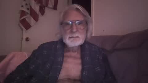 AlphaUniform online show from 05/15/26, 03:02