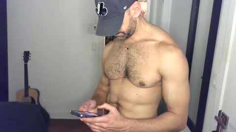 Snapshot of alphawolfo chatting on 10/30/25, 09:15 Alphawolfo online show from 10/30/25, 09:15