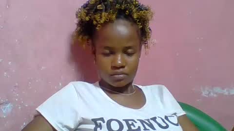 Snapshot of alphosettah chatting on 10/15/25, 04:01 alphosettah online show from 10/15/25, 04:01