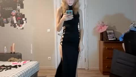 Snapshot of altheadoyel chatting on 11/19/25, 03:23 May online show from 11/19/25, 03:23