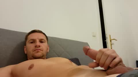 aluke95 online show from 10/03/25, 05:54