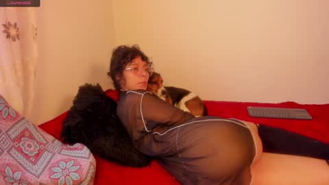 Snapshot of aluna_0310 chatting on 01/03/25, 10:40 . . online show from 01/03/25, 10:40