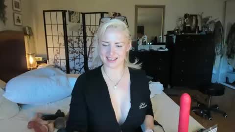 Snapshot of alwaysaffirming chatting on 09/29/25, 07:30 AlwaysAffirming online show from 09/29/25, 07:30