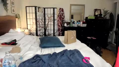 Snapshot of alwaysaffirming chatting on 10/22/25, 09:25 AlwaysAffirming online show from 10/22/25, 09:25