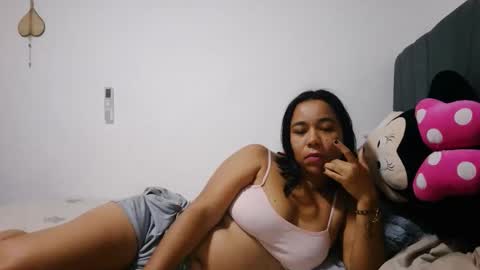 analia online show from 11/08/25, 05:07