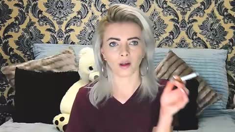 Snapshot of alyblonde chatting on 02/23/25, 11:33 aly online show from 02/23/25, 11:33