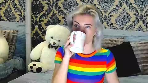 Snapshot of alyblonde chatting on 03/01/25, 08:23 aly online show from 03/01/25, 08:23