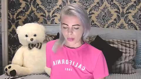 Snapshot of alyblonde chatting on 03/12/25, 10:59 aly online show from 03/12/25, 10:59