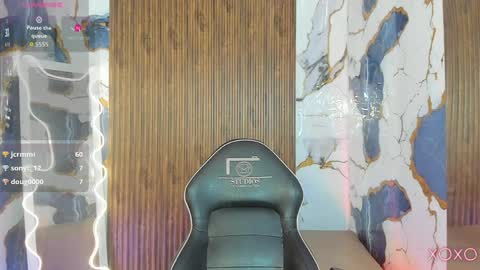 Snapshot of alyce_tay1 chatting on 04/01/26, 11:55 ALYCE online show from 04/01/26, 11:55