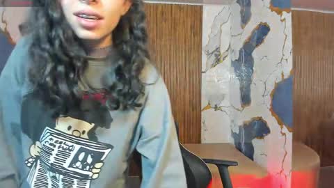 Snapshot of alyce_tay1 chatting on 04/05/26, 11:40 ALYCE online show from 04/05/26, 11:40