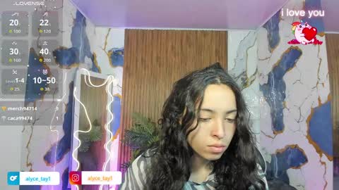 Snapshot of alyce_tay1 chatting on 04/25/26, 11:35 ALYCE online show from 04/25/26, 11:35