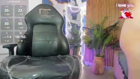 Snapshot of alyce_tay1 chatting on 04/27/26, 11:30 ALYCE online show from 04/27/26, 11:30