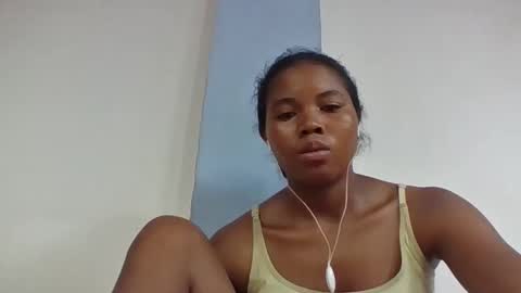 alydie7 online show from 04/19/26, 03:33