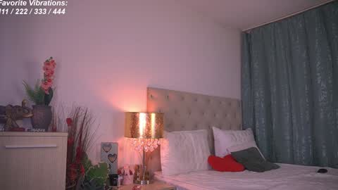 Snapshot of alyonaqueen_ chatting on 01/22/25, 11:32 Alyona online show from 01/22/25, 11:32