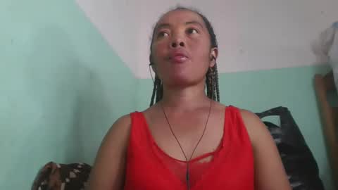 Snapshot of alypierette chatting on 04/12/26, 05:01 alypierette online show from 04/12/26, 05:01