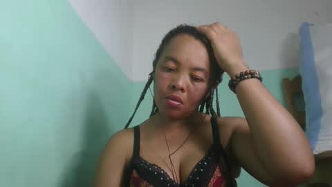 Snapshot of alypierette chatting on 04/20/26, 08:17 alypierette online show from 04/20/26, 08:17