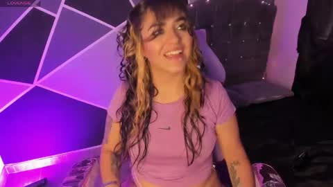 Snapshot of alysa_magic chatting on 04/14/26, 06:25 alysa magic online show from 04/14/26, 06:25