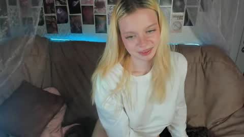 Alysa   7GMT  online show from 04/12/26, 10:59